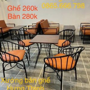 Bộ bàn ghế sắt đen nệm cam