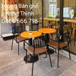 Bộ bàn ghế sắt đen nệm nâu